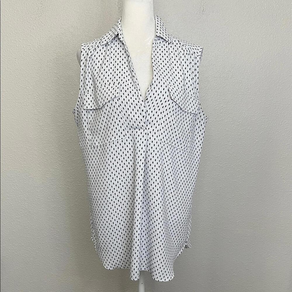 Ann Taylor Sleeveless Camp Blouse White/Black Print Size Medium